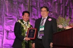 WF&FSA’s Immediate Past President Alan Tanouye (left) welcomed the group’s new president, Rob Shibata, president of Mt. Eden Floral Supply in San Jose, California. Shibata gave an impassioned speech about resiliency during the 2015 Floral Distribution Conference. 