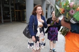 The feel-good Petal It Forward campaign builds on SAF research showing that 80 percent of people said flowers make them happy; 88 percent said giving flowers makes them happy. 