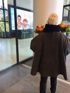 Spokesperson Kelli Ellis carries flowers into her next appointment to “wow” editors and illustrate the true power of flowers.